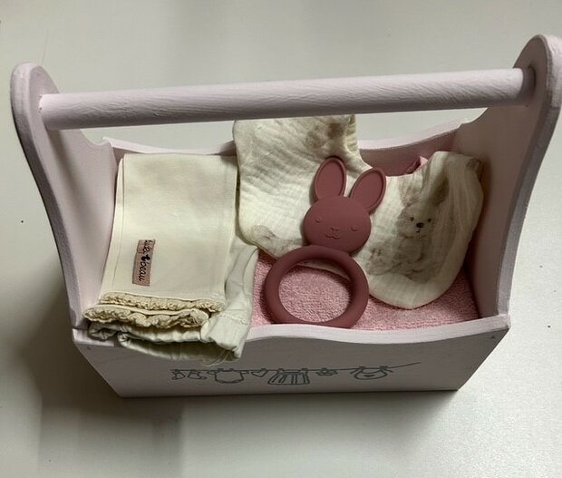 🍼 Kraamcadeau Meisje &ndash; &quot;Lieve Konijn&quot; Cadeaubox