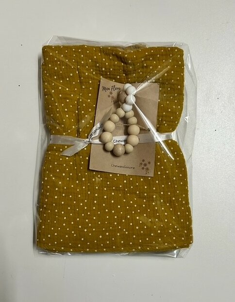 🌾 Kraamcadeau &ndash; Okergele Babydoek met Bijtring