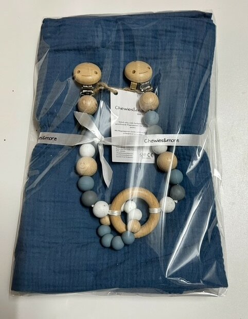 💙 Kraamcadeau &ndash; Blauwe Babydoek met Wagenspanner